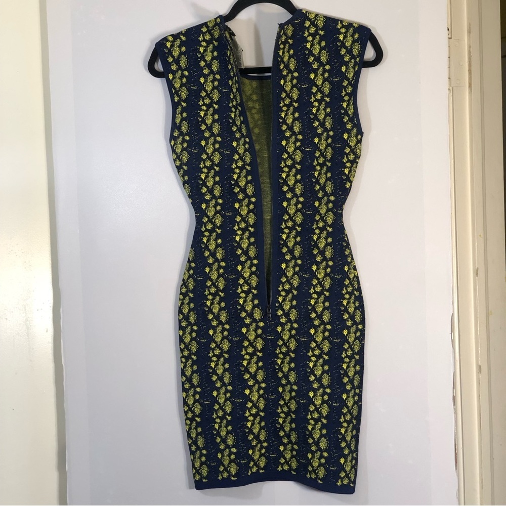 BCBGMAXAZRIA "Jose" Python Jacquard Bodycon Sheat… - image 10